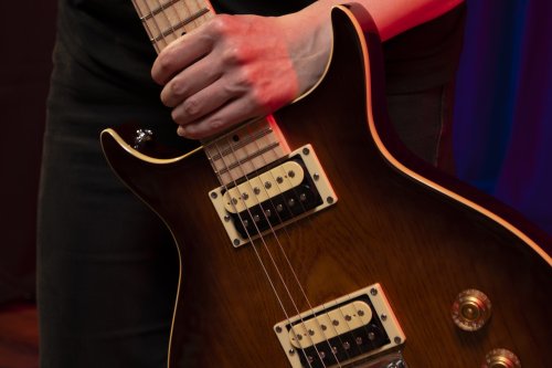 Raven 6-String Electric Guitar