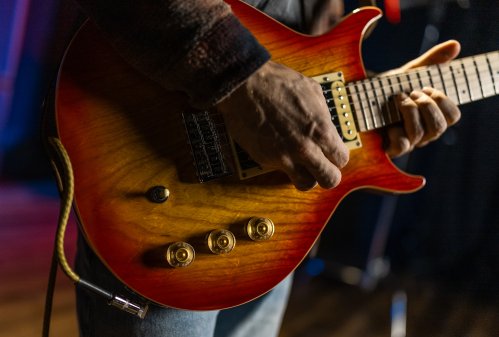 Raven 6-String Electric Guitar