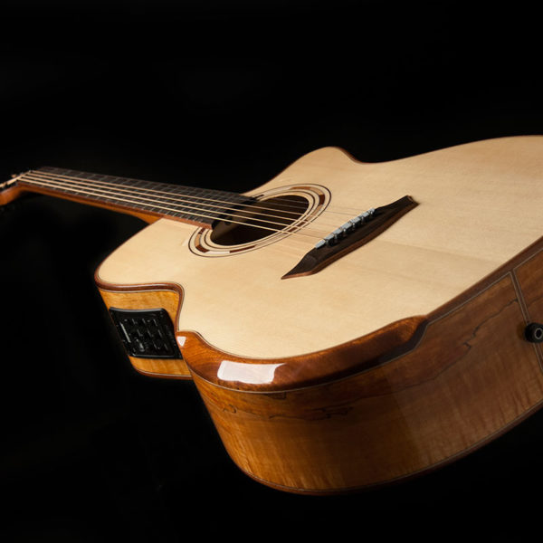 WCG66SCE COMFORT G66SCE SPALT MAPLE angled view of the top and controls and comfort bezel